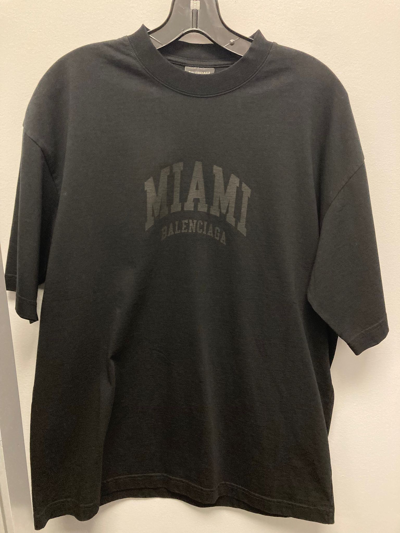 Balenciaga o1mt1gz1124 Cities Miami T-Shirt in Black Size US XS / EU 42 / 0 - 1 Thumbnail