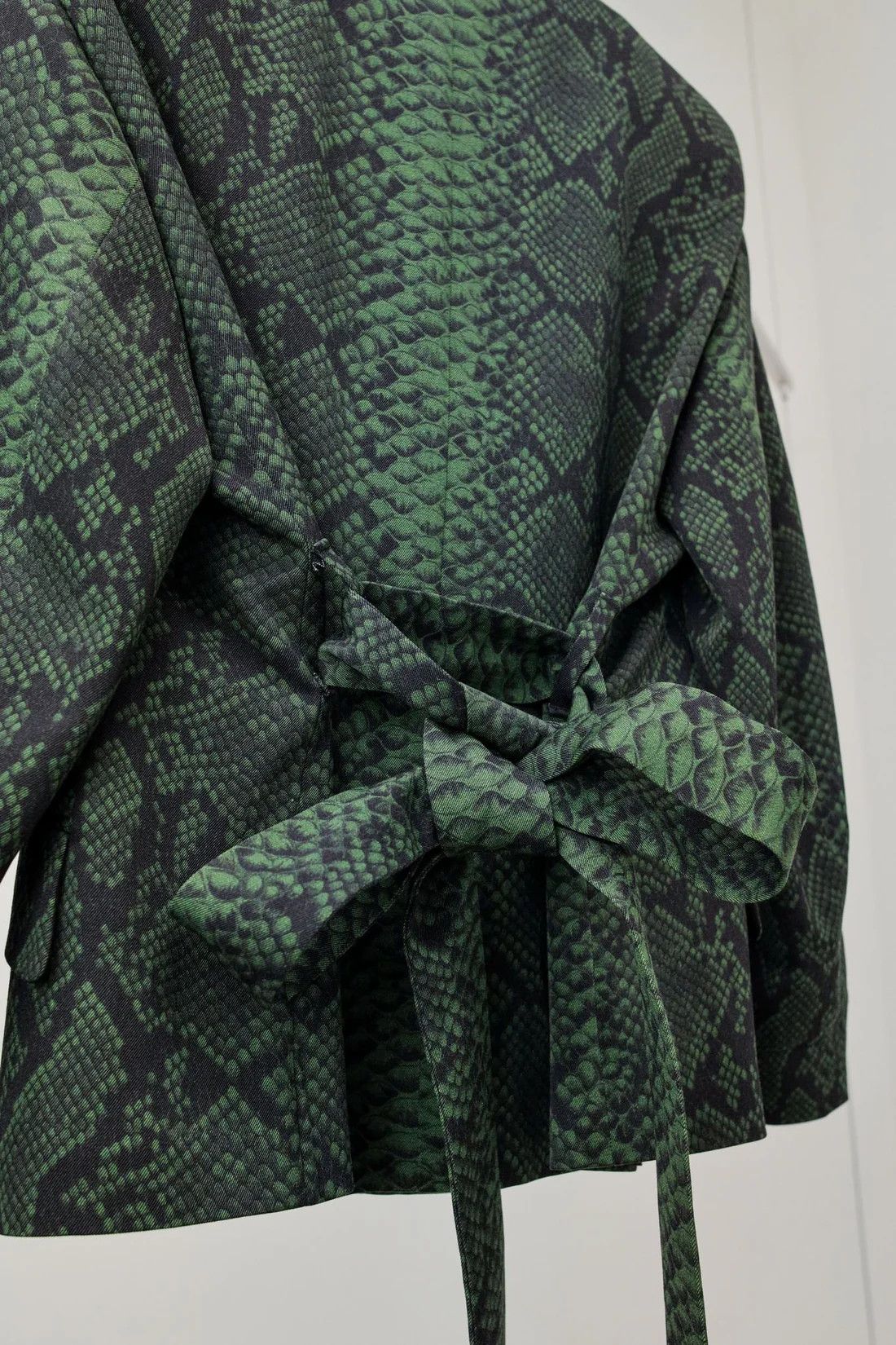 Dries Van Noten Dries Van Noten AW/20 Green Snake Skin Print Blazer Size M / US 6-8 / IT 42-44 - 5 Thumbnail