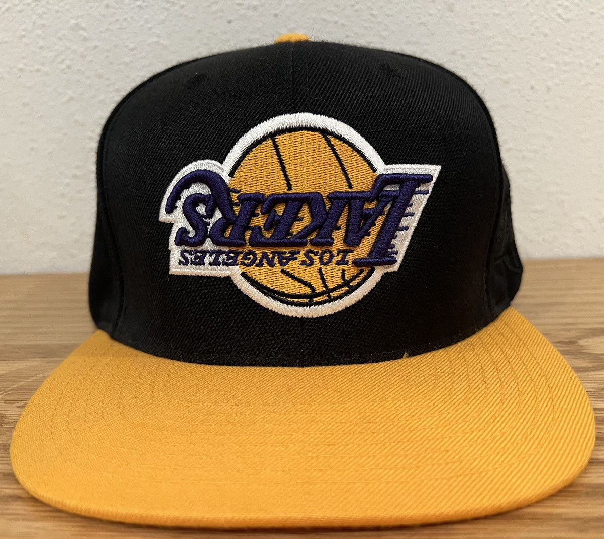 Mitchell & Ness × NBA Mitchell Ness Lakers Upside Down Hat Size ONE SIZE - 1 Thumbnail