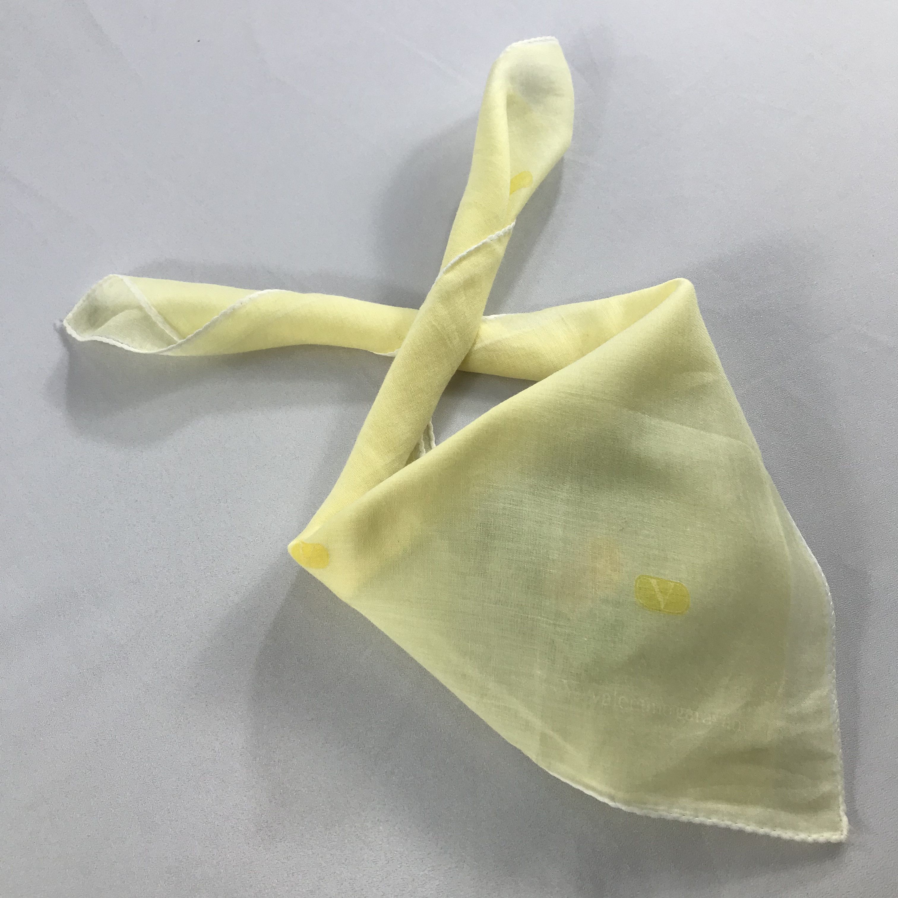 Valentino × Vintage Valentino Garavani Bandana / Handkerchief/Neckerchief -S2617 Size ONE SIZE - 4 Thumbnail