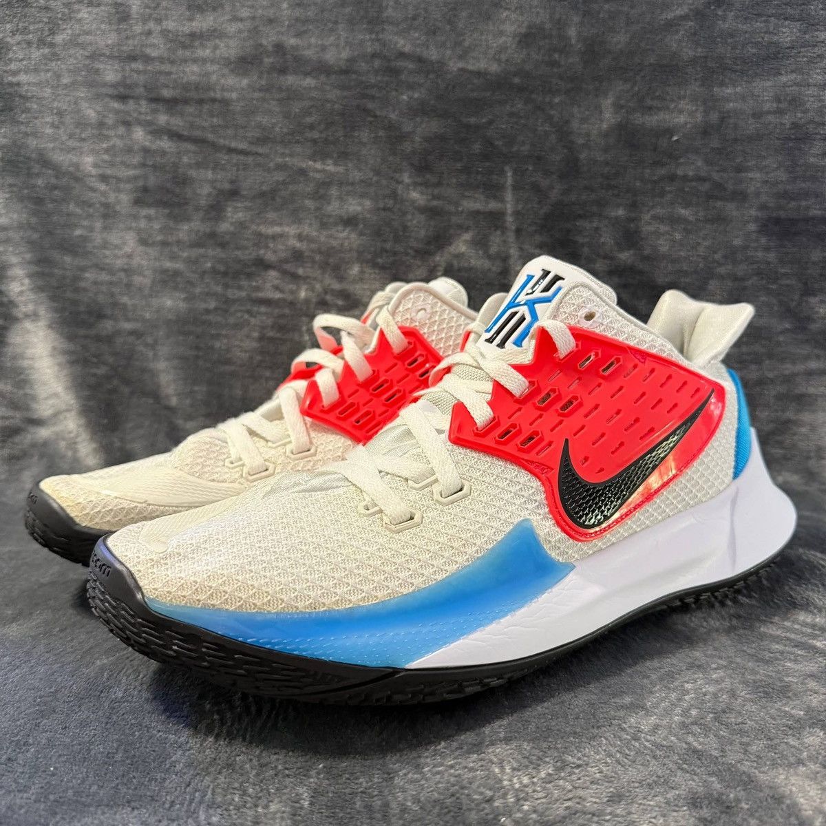 Nike kyrie low 2 very good condition us13 Size US 13 / EU 46 - 2 Thumbnail