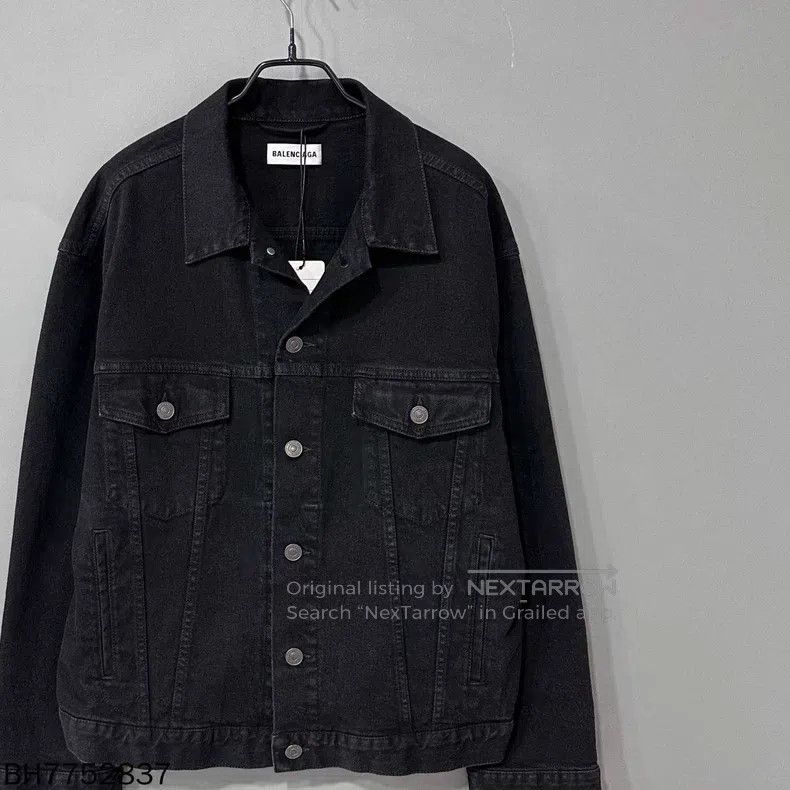 Balenciaga Balenciaga Back Water Droplet Logo Denim Jacket Size XS / US 0-2 / IT 36-38 - 1 Thumbnail