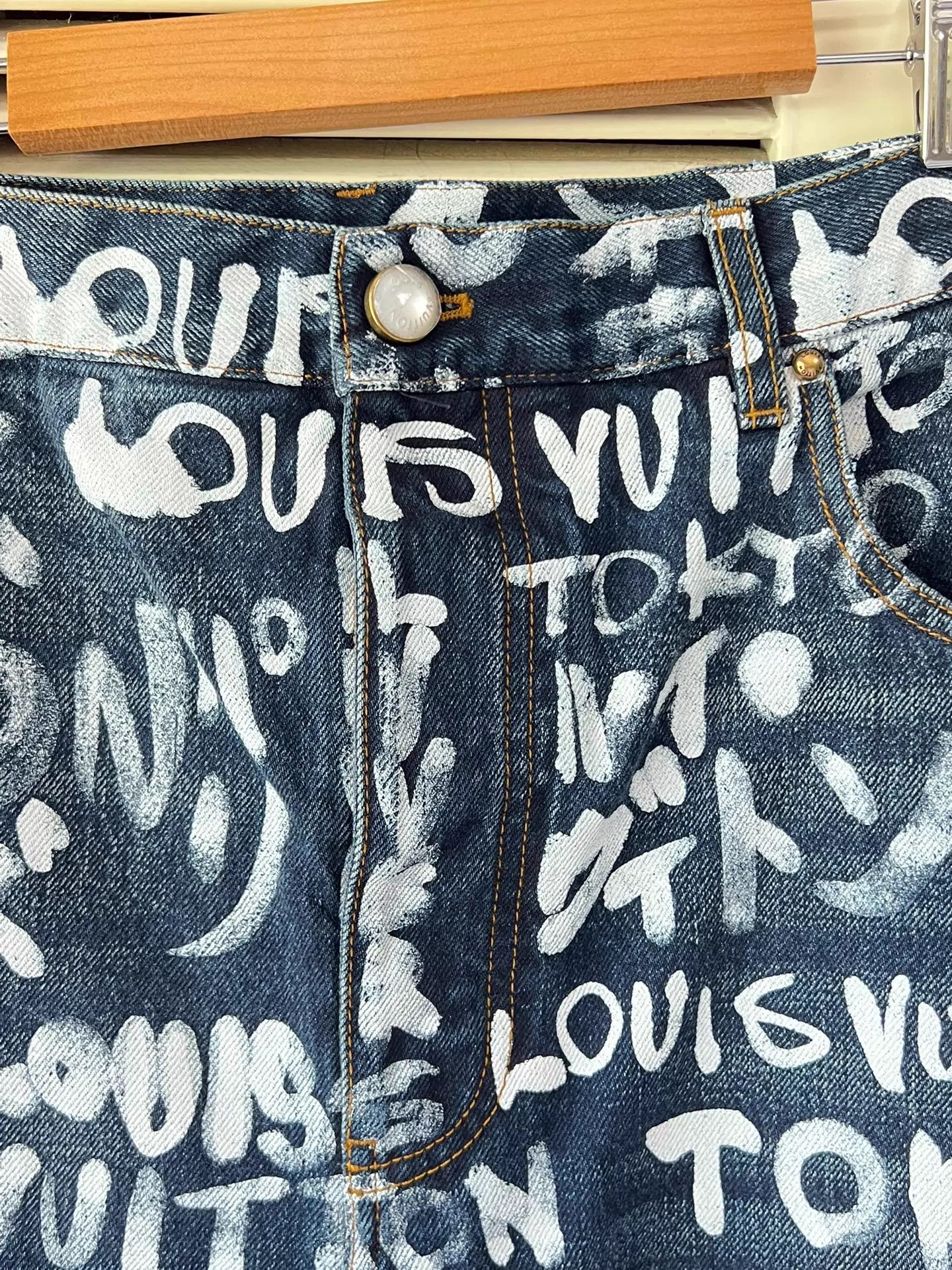 Louis Vuitton LV Monogram Doodle Print Jeans 38 (Near Mint) Size 27" / US 4 / IT 40 - 3 Thumbnail