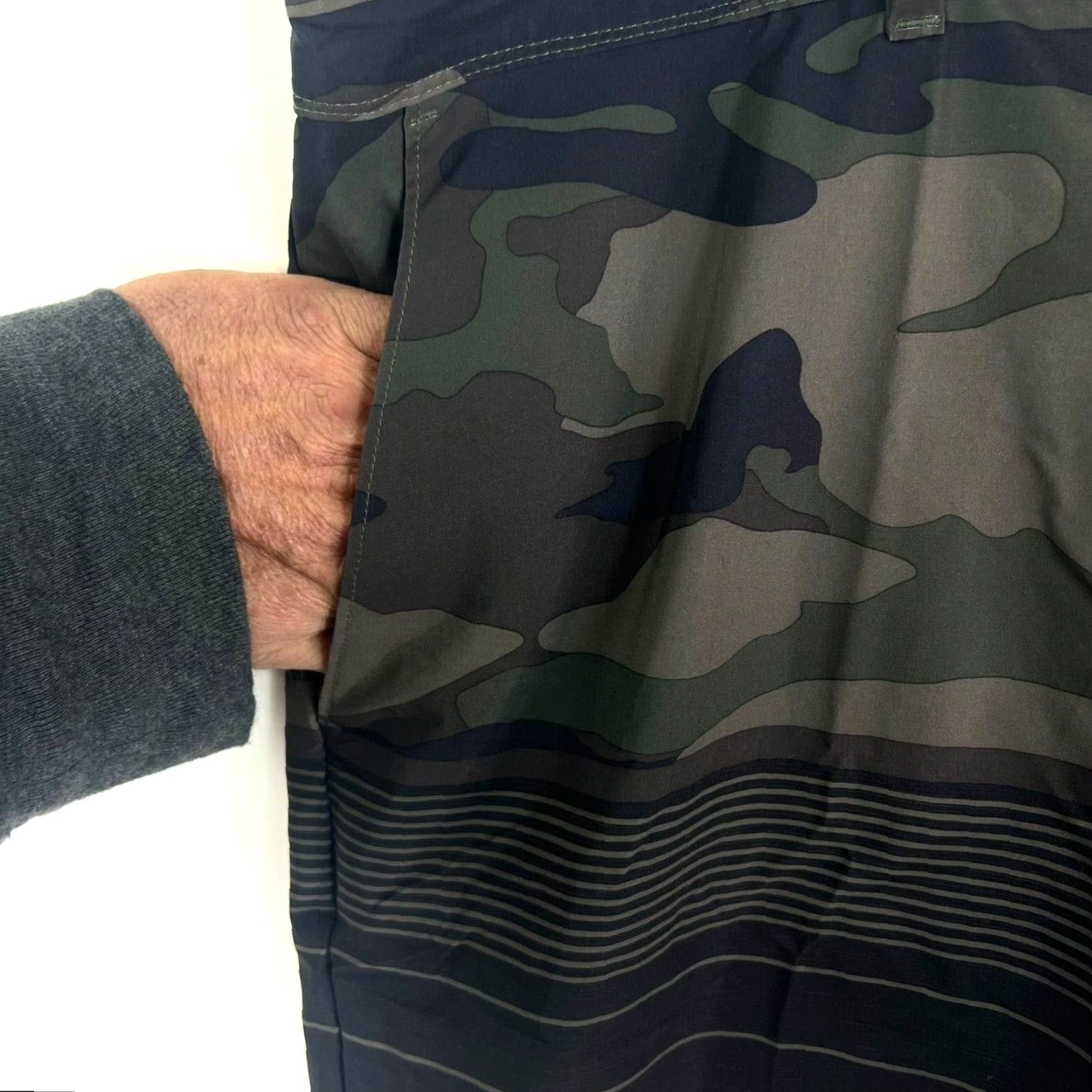 Vintage Trinity Coast Hybrid Camo Shorts Mens Size 40 Green Above Knee Size US 40 / EU 56 - 3 Thumbnail