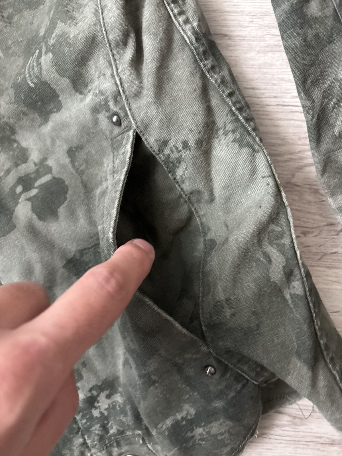 tigha Rare camo Tigha distressed jacket Size US L / EU 52-54 / 3 - 7 Thumbnail
