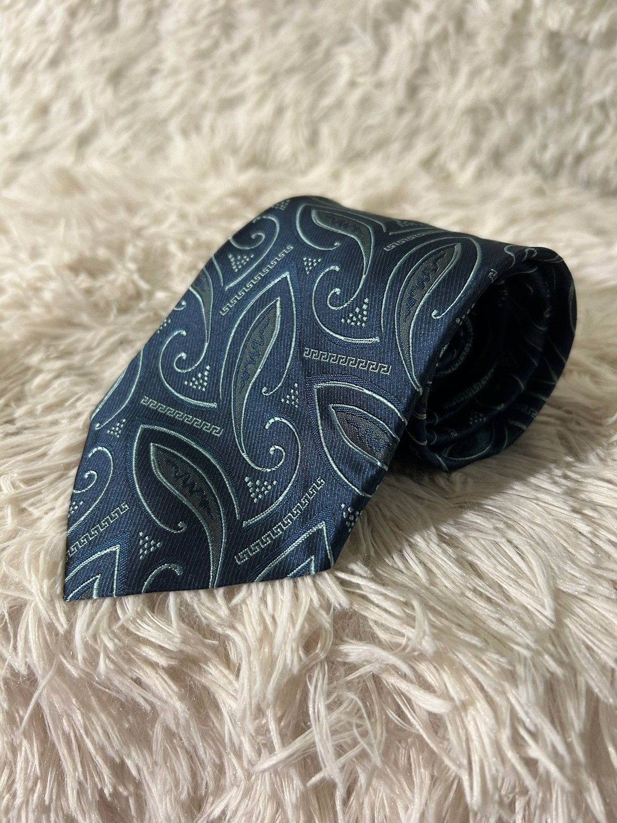Versace Versace Classic V2 Silk Tie Made in Italy Size ONE SIZE - 1 Thumbnail