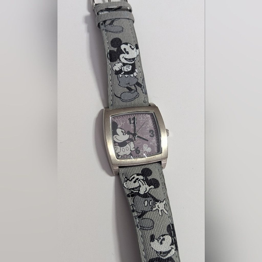Disney Disney Mickey Mouse Watch Genuine Leather Band New Battery Size ONE SIZE - 2 Thumbnail