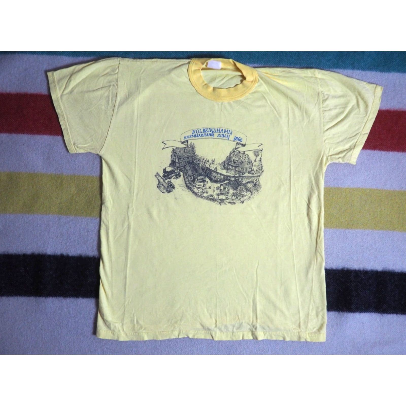 Vintage VINTAGE VTG 90s Norwegian Kolbeinshamn Village Pastel Yellow Euro Tee T-Shirt Mens M Size US M / EU 48-50 / 2 - 2 Thumbnail