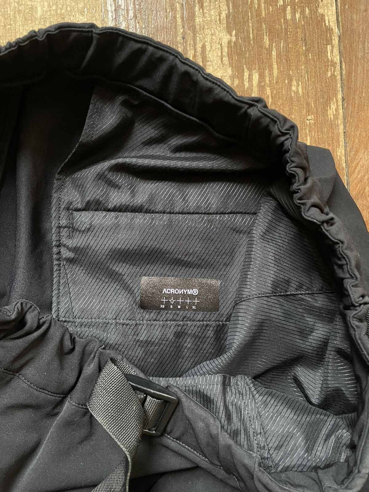 Acronym Acronym P30A-DS Size US 32 / EU 48 - 5 Thumbnail