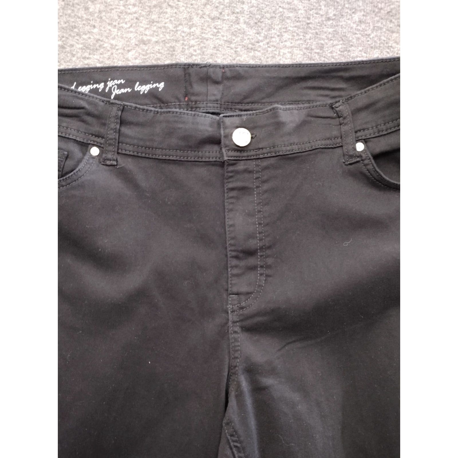 Vintage Unbranded Legging Jeans Black Size 16 Jegging Denim Slim Stretch 5-Pocket Closure Zip Womens Regular Adult 28in Inseam Folded Description: Vintage No Size 38" / US 16 / IT 52 - 3 Thumbnail
