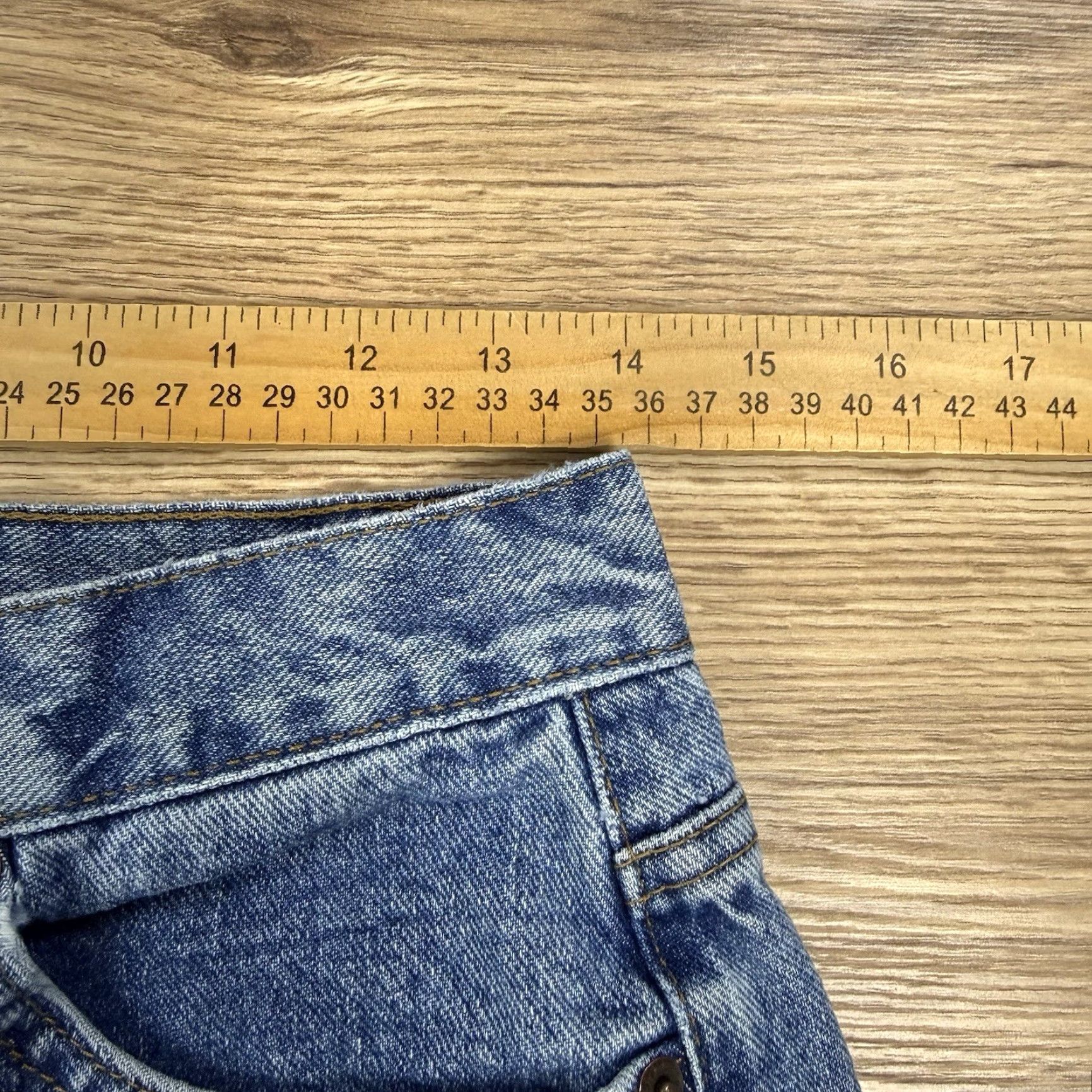 Vintage VINTAGE Y2K LEI Denim Jeans Flare Medium Wash Women's 9 Inseam 30 Rise Mid Size Juniors 30in? Size 30" / US 8 / IT 44 - 5 Thumbnail