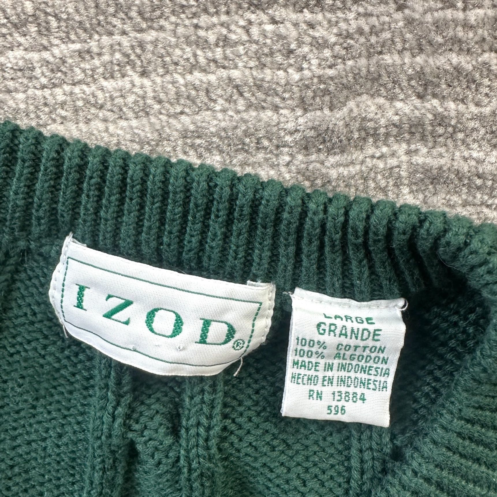 Izod VINTAGE Izod Vest Mens L Green Cable Knit Cricket Tennis Golf Vest Size US L / EU 52-54 / 3 - 6 Thumbnail