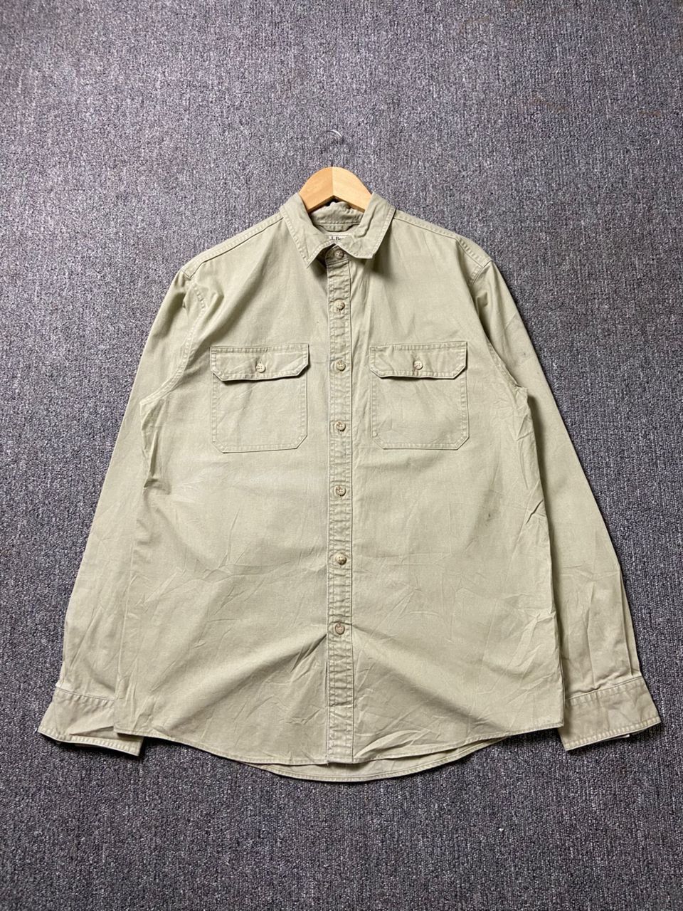 L.L. Bean L.L Bean Traditional Fit Button Up Shirt (182) Size US L / EU 52-54 / 3 - 1 Thumbnail