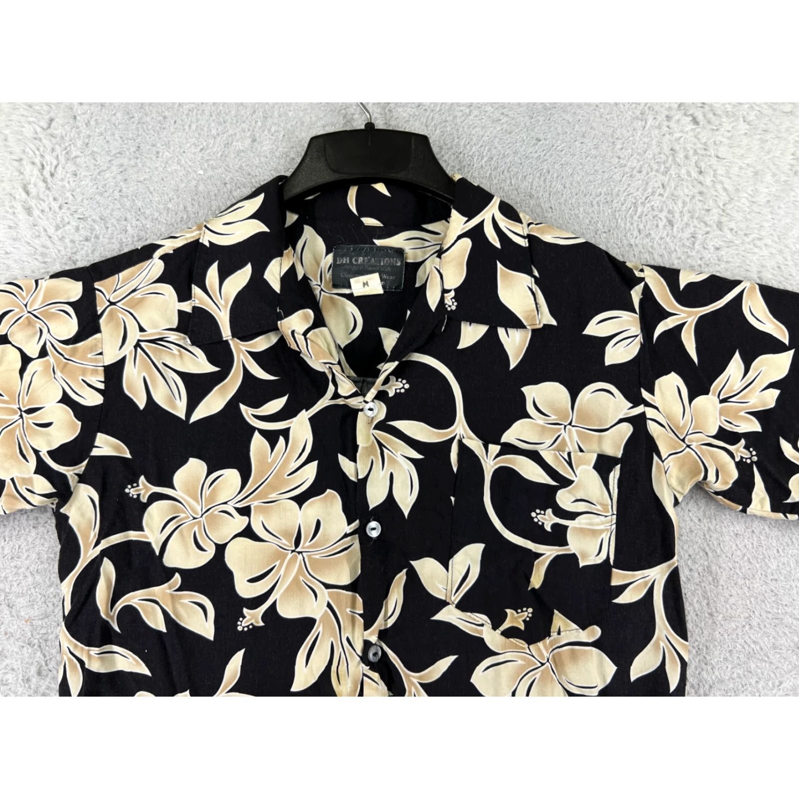 Vintage DH Creations Shirt Mens Small Black Beige Floral Hibiscus Polyester Hawaiian Size US S / EU 44-46 / 1 - 6 Thumbnail