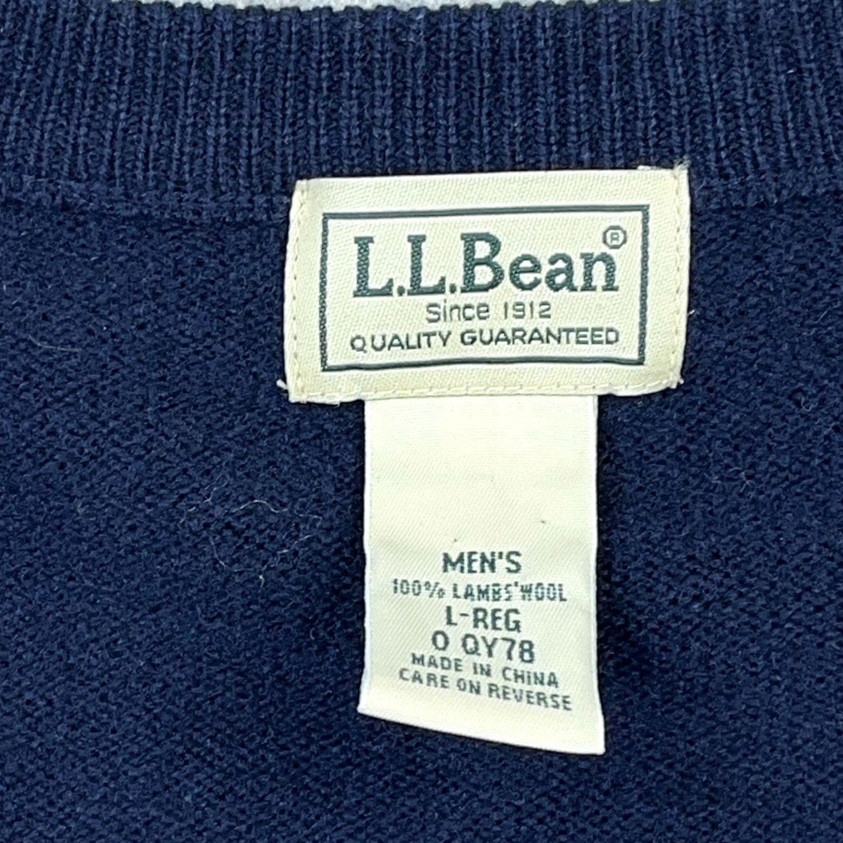 Vintage LL Bean Sweater Men Large Navy Blue Wool Knit V-Neck Pullover Lightweight casual Regular Fit Long Sleeve Size US L / EU 52-54 / 3 - 3 Thumbnail