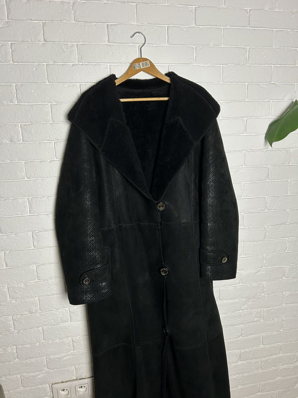 Fendi × Vintage Fendi Full Monogram Vintage Sherpa Fur Coat Shearling Jacket Size US M / EU 48-50 / 2 - 9 Thumbnail