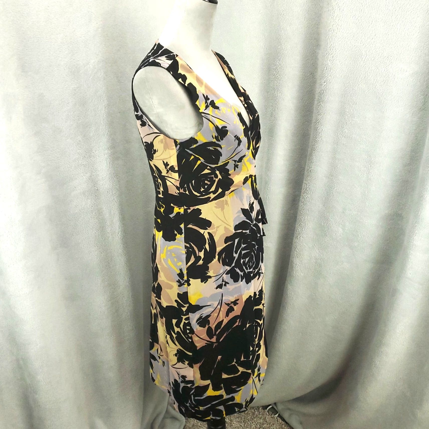 Banana Republic Banana Republic Artsy Roses Dress Womens 8 Faux Wrap Sheer Floral V Neck Lined Size M / US 6-8 / IT 42-44 - 2 Thumbnail