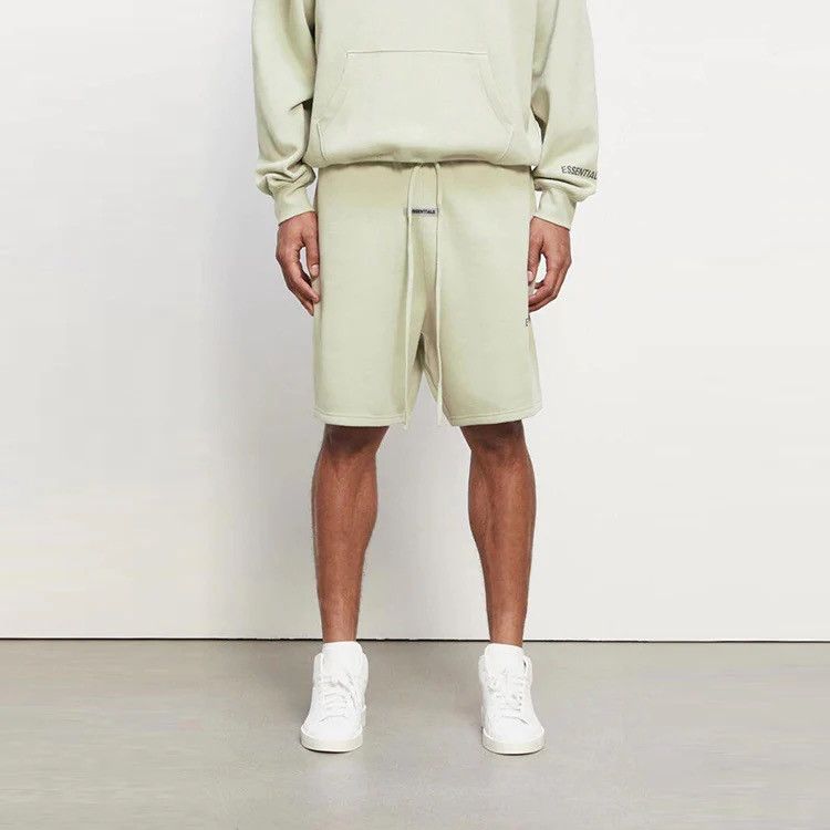 Essentials FEAR OF GOD ESSENTIAL OFFBLACK SWEATSHORT Size US 30 / EU 46 - 8 Thumbnail