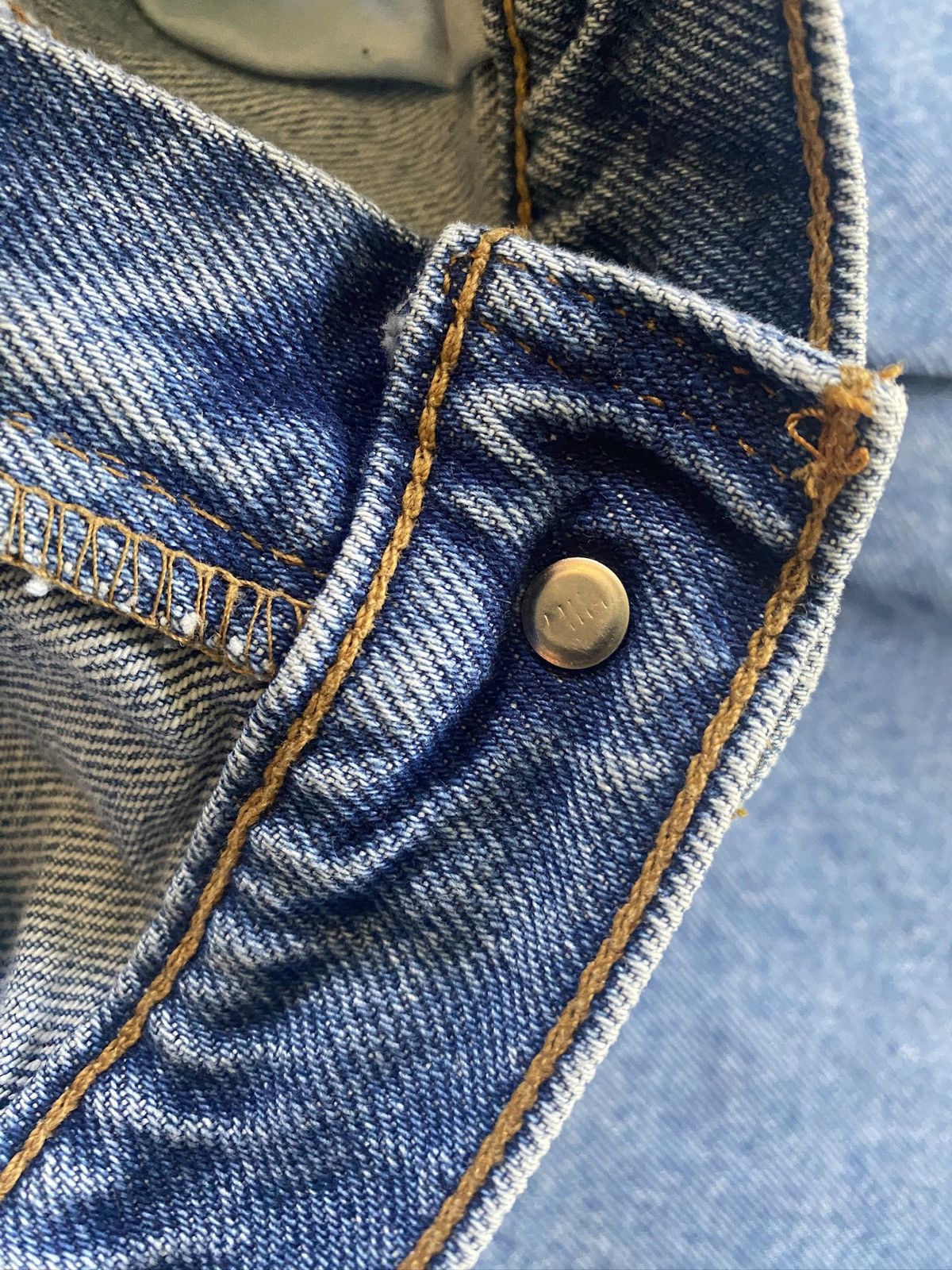 Levi's × Vintage Vintage ‘96 Levi’s 550 Orange Tab Relaxed Fit Jean Shorts Size US 37 - 13 Thumbnail