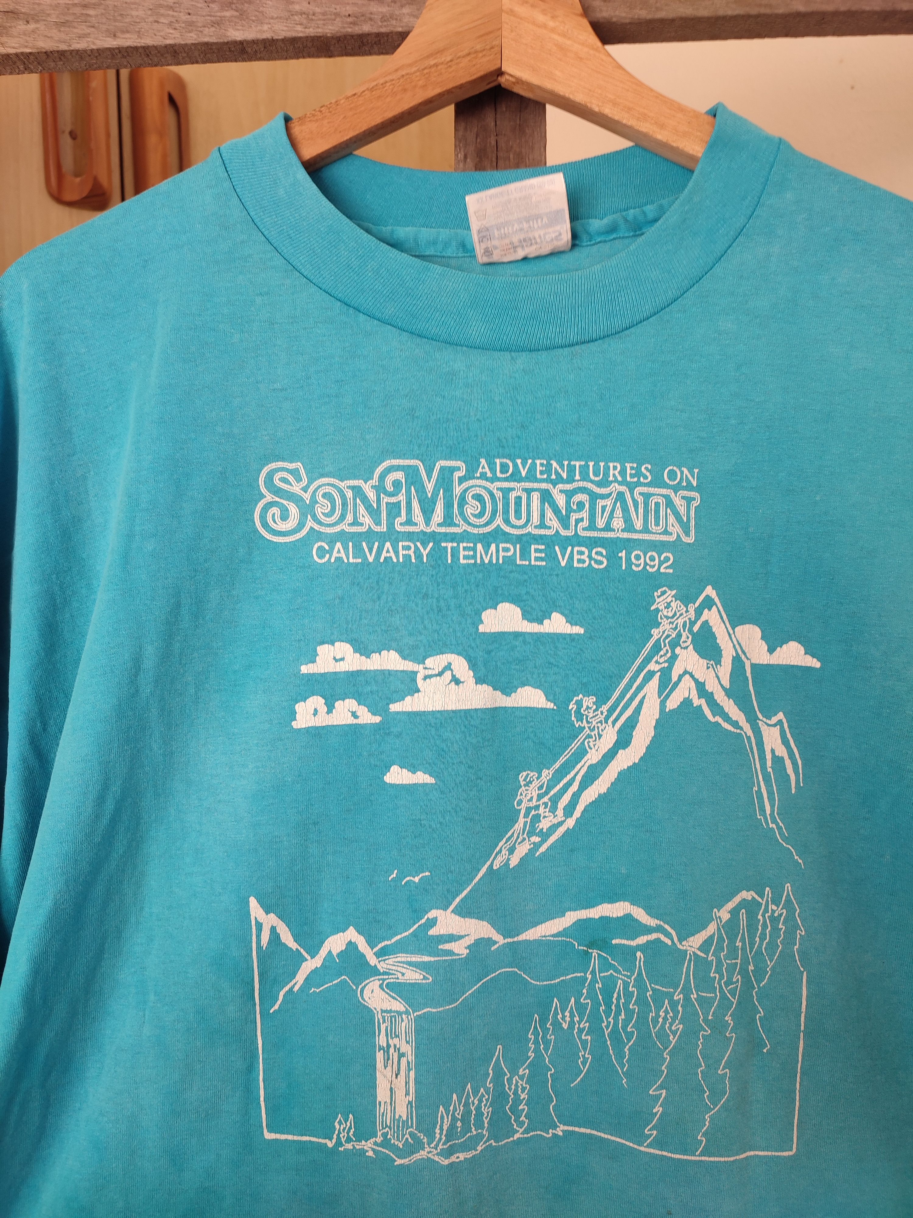 Hanes Adventure On Sun Mountain Calvary Temple Tee Size US XL / EU 56 / 4 - 4 Thumbnail