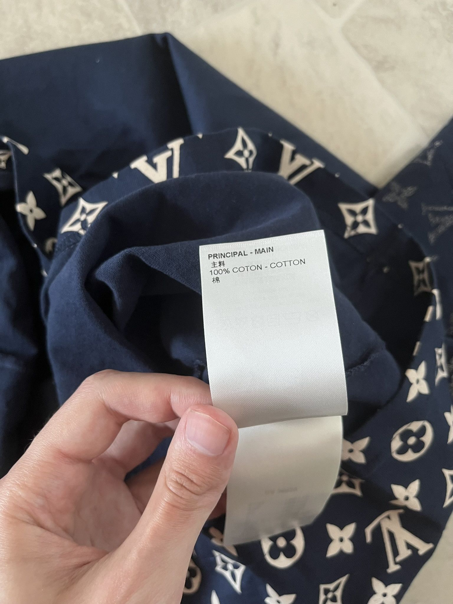 Louis Vuitton Louis Vuitton Monogram Gradient Dark Blue T-shirt Size US XXL / EU 58 / 5 - 8 Thumbnail