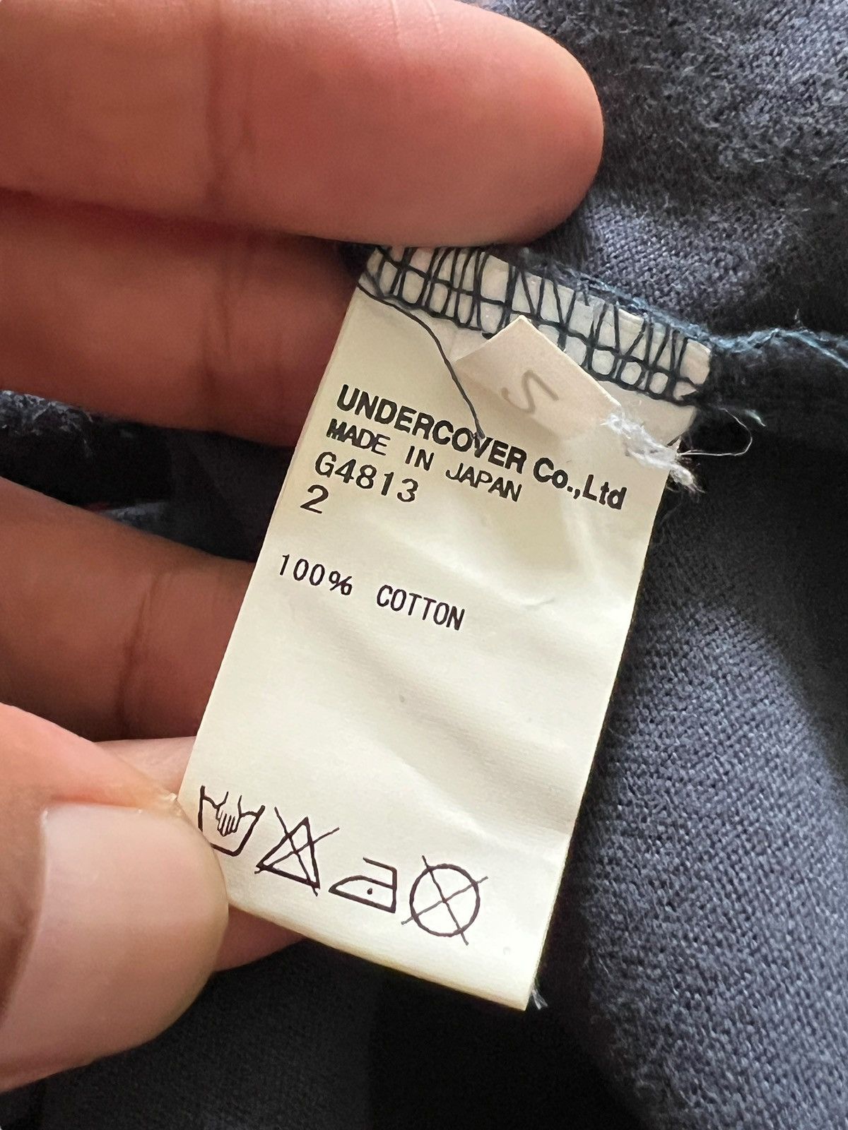 Undercover Undercover SS11 ‘Underman” Sun Faded Distressed Raglan Tee Size US M / EU 48-50 / 2 - 15 Thumbnail
