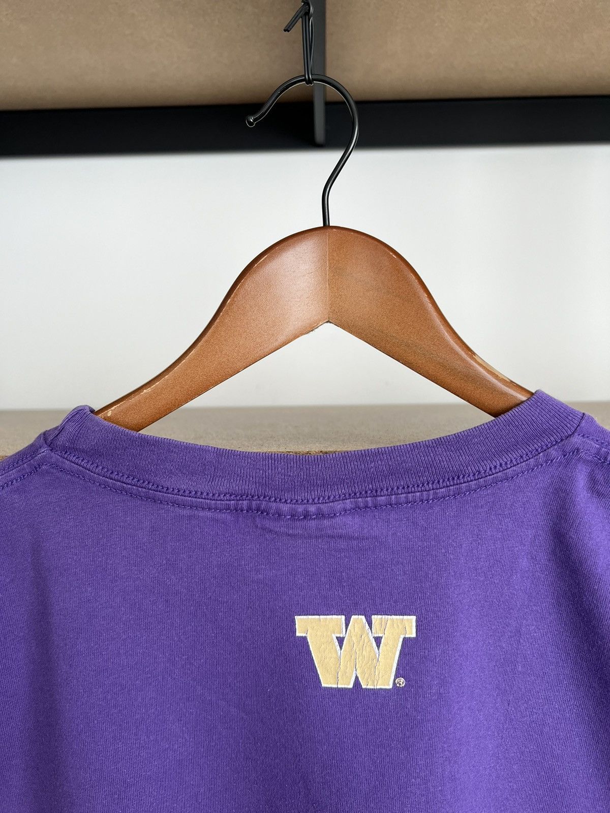 Nike Vintage 90s Nike Washington Huskies Football NCAA T-shirt Size US L / EU 52-54 / 3 - 21 Thumbnail