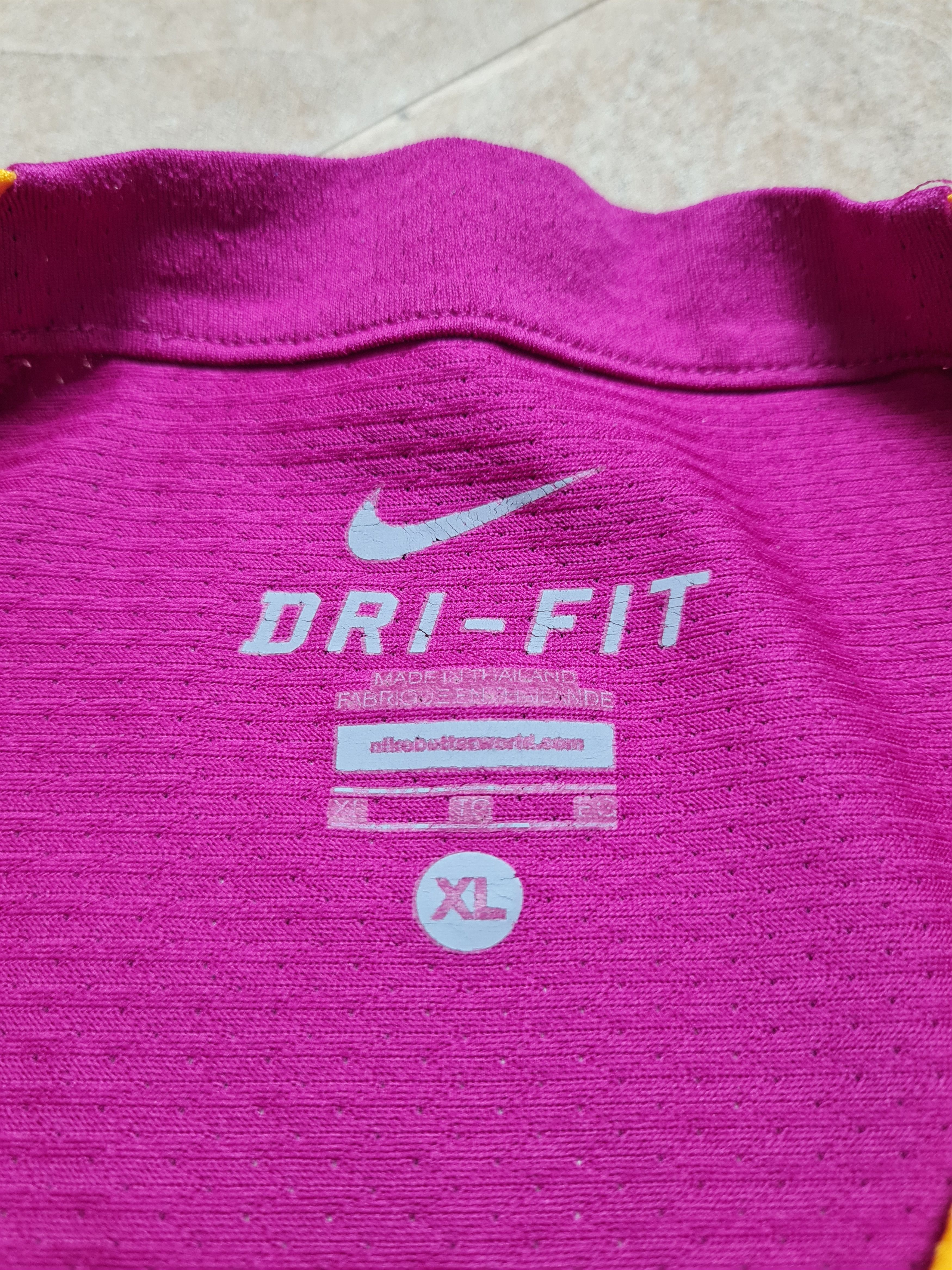 Nike NWT FC BARCELONA 2016/2017 TRAINING SICCER SHIRT CAMISETA XL Size US XL / EU 56 / 4 - 21 Thumbnail
