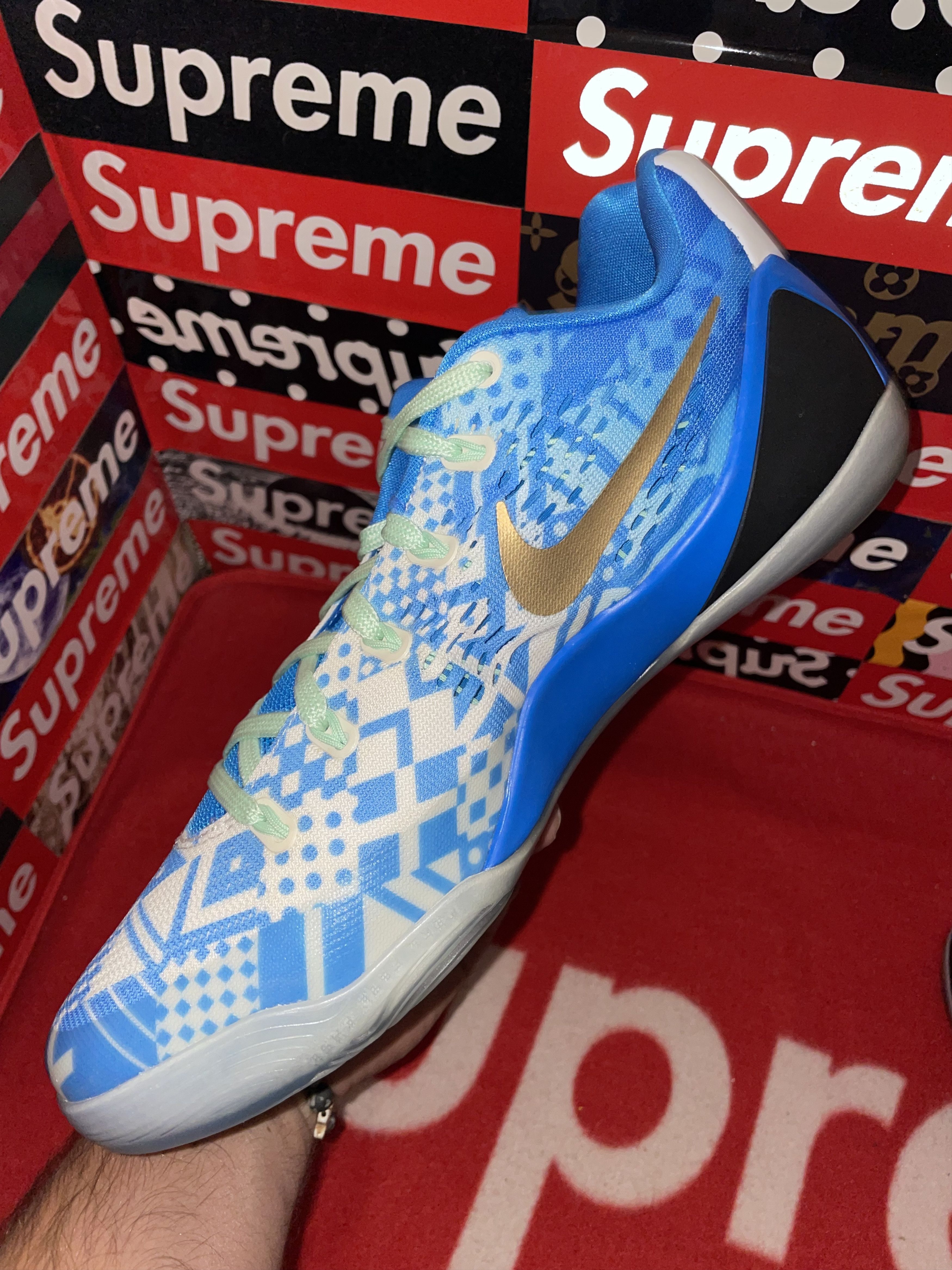 Nike Nike Kobe 9 EM Low Hyper Cobalt 646701-414 size 10 VNDS Size US 10 / EU 43 - 9 Thumbnail