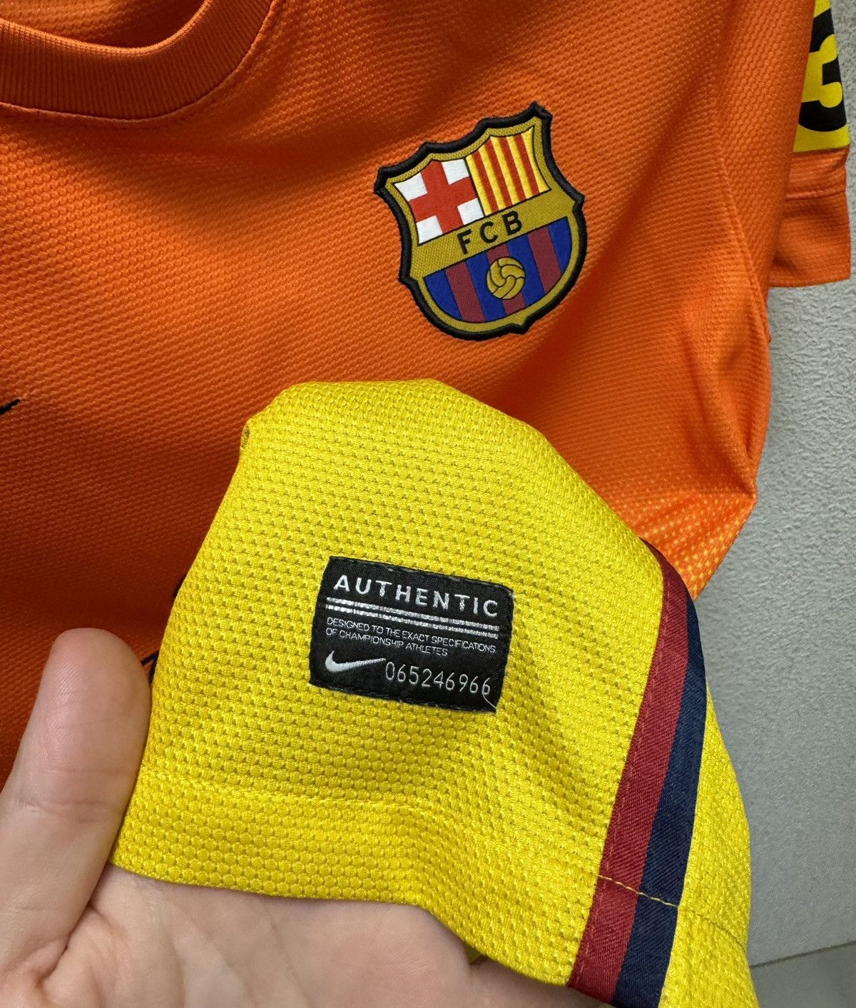 Nike Nike Barcelona soccer jersey M sz apl patch Size US M / EU 48-50 / 2 - 7 Thumbnail