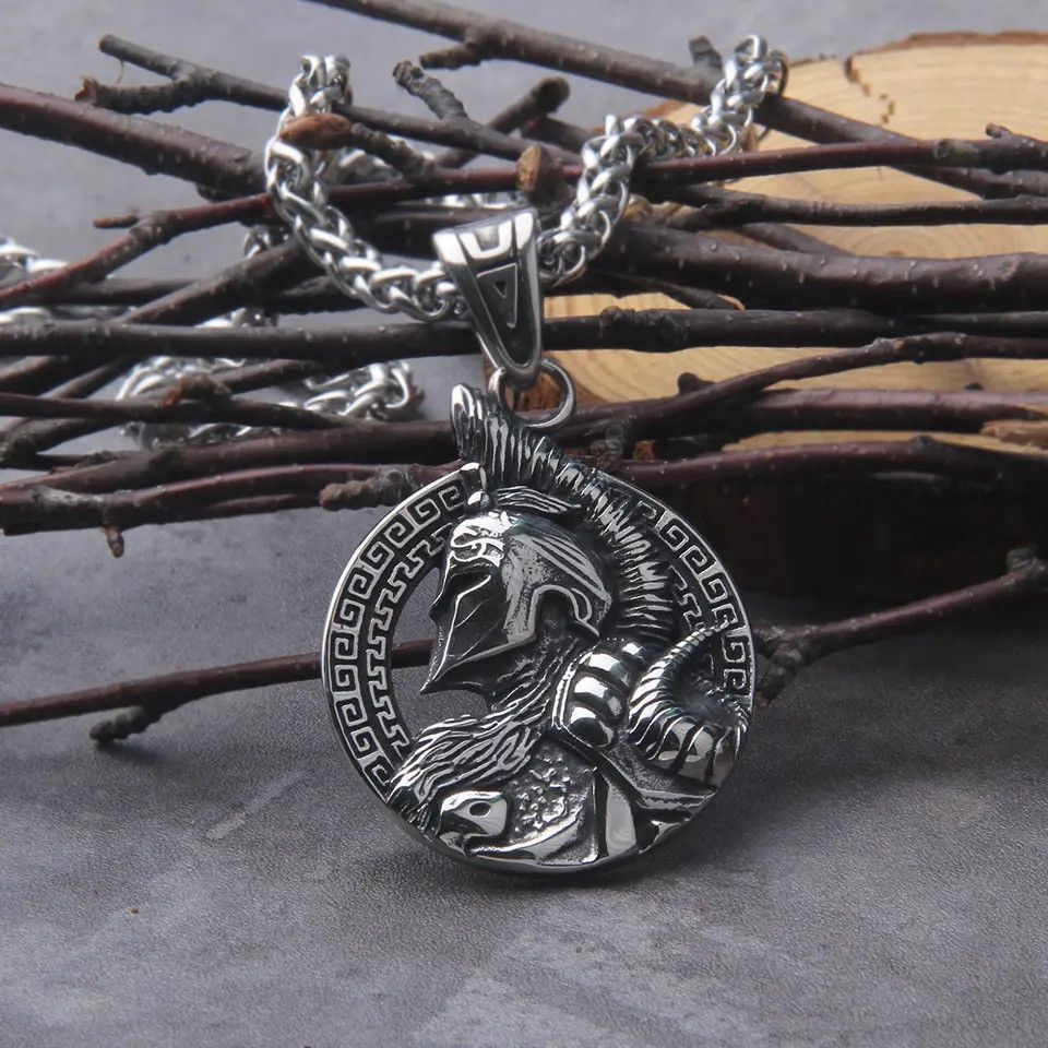 Jewelry × Vintage Never Fade Sparta Helmet pendant necklace Size ONE SIZE - 4 Thumbnail