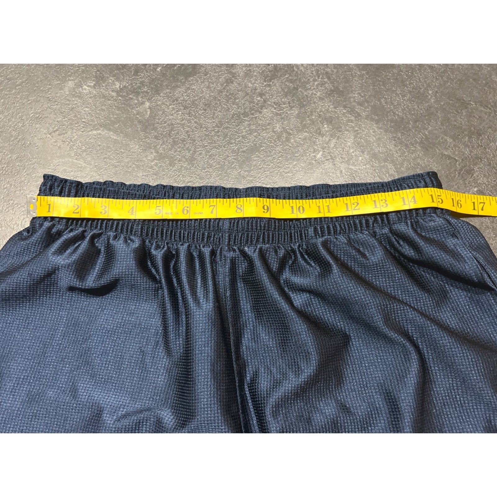 Nike AUTHENTIC NIKE REVERSIBLE NAVY BLUE BASKETBALL SHORTS M GEOMETRIC ACTIVEWEAR MENS Size US 31 - 5 Thumbnail