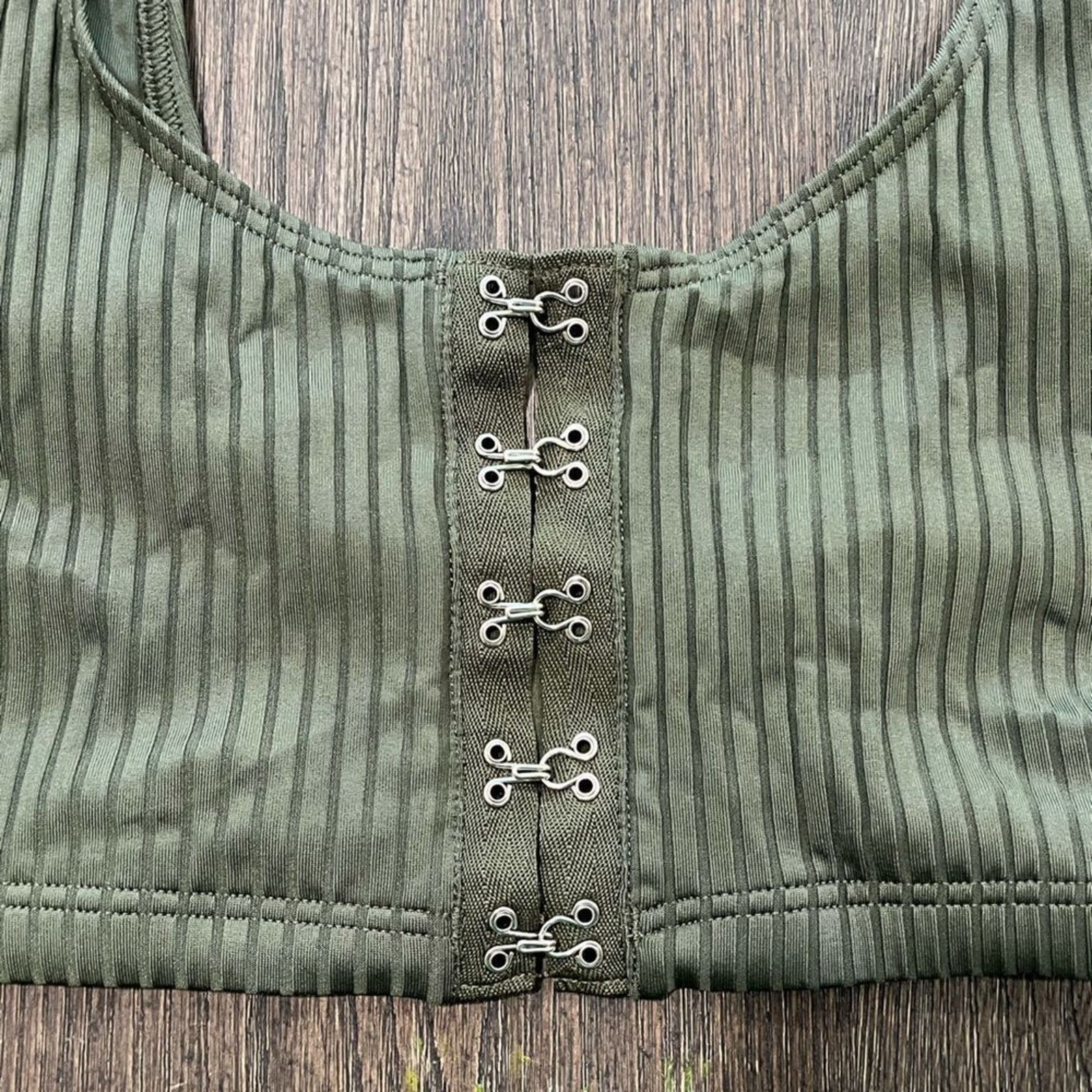 Victoria's Secret Victoria’s Secret Green Ribbed Hook Crop Top - Size L Size L / US 10 / IT 46 - 7 Thumbnail
