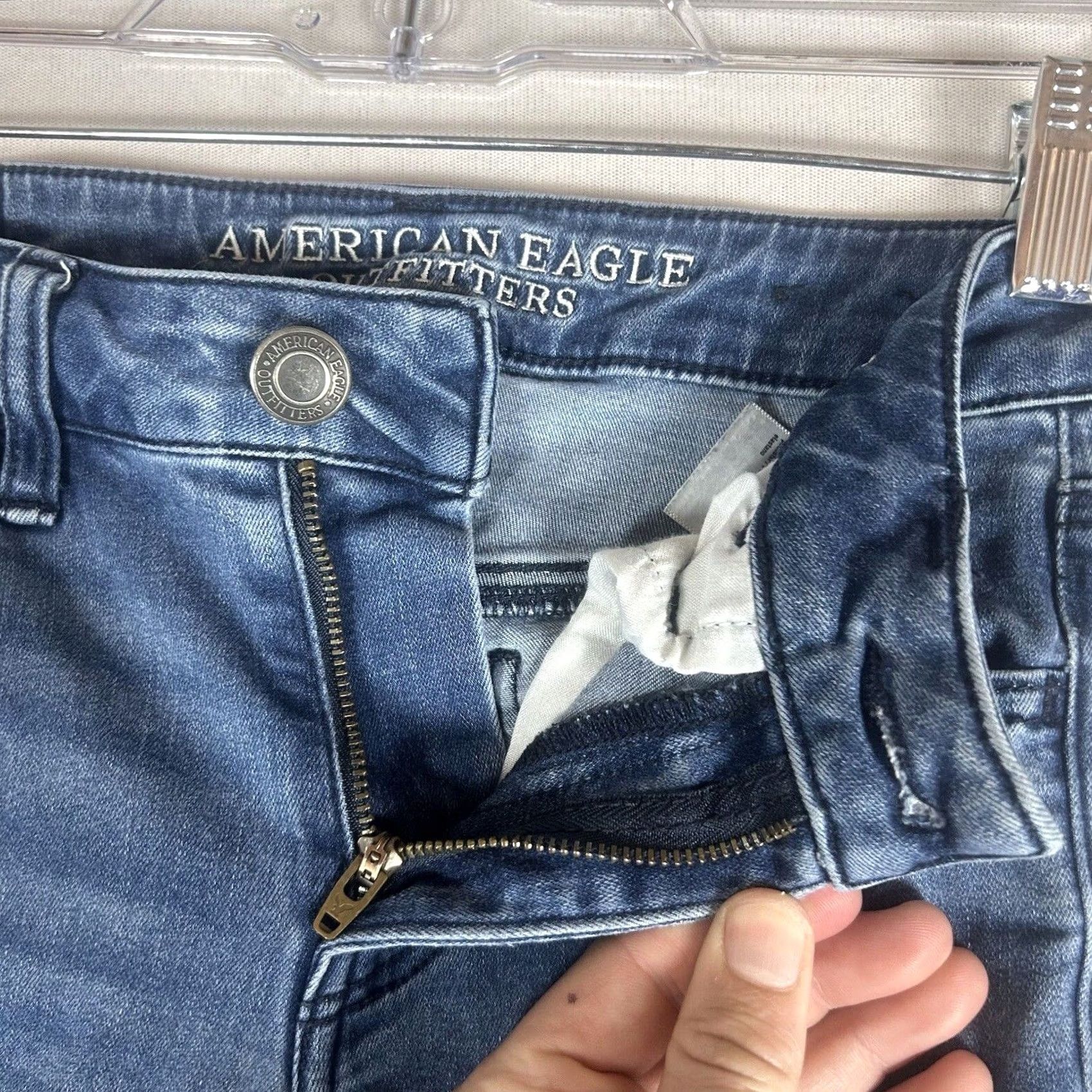 American Eagle Outfitters VINTAGE American Eagle Super Stretch Jegging Jeans Womens 00 Distressed Raw Hem AEO Jeans Slim Regular Low Rise Mens Girls Womens Size 25" / US 0 / IT 36 - 2 Thumbnail