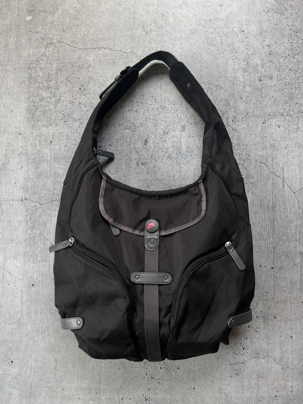 Nike Vintage Crossbody Bag 90's in Black, Men's