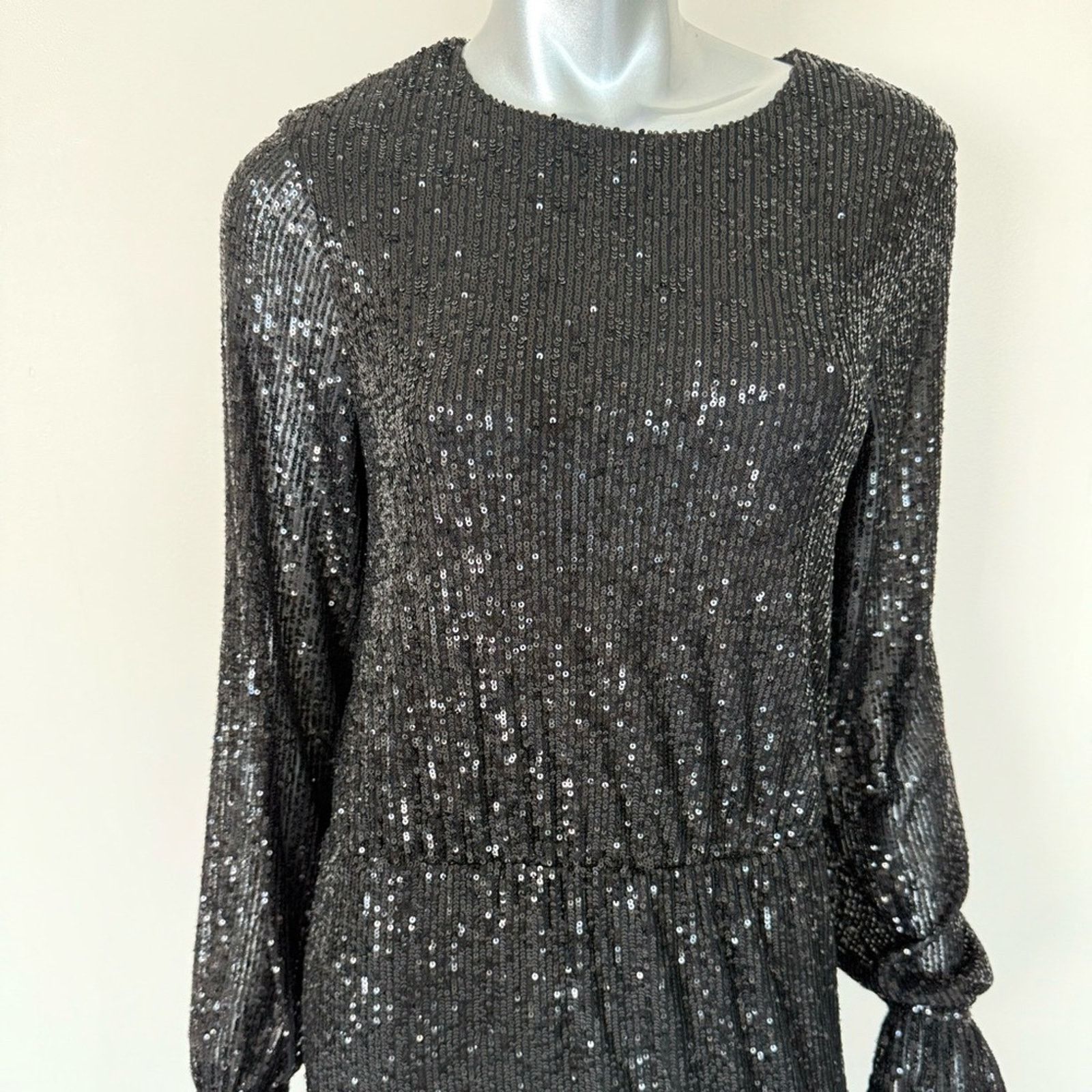 Blumarine NWT!!! Blumarine sequins women dress size M Retail 608$ Size M / US 6-8 / IT 42-44 - 3 Thumbnail