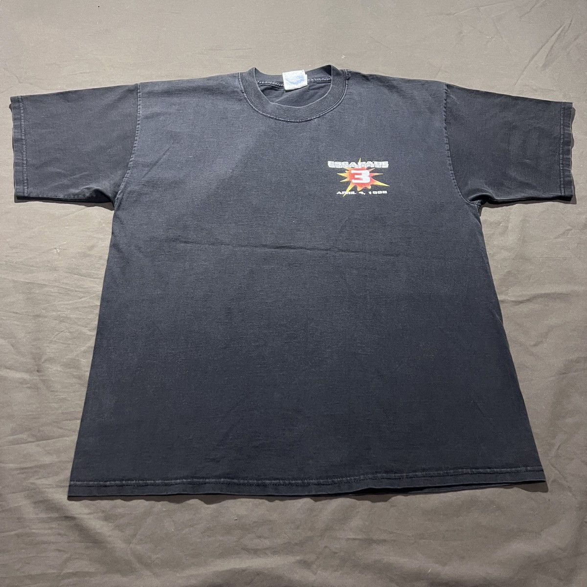 Vintage Vintage 90s Escapade 3 Tee XL Faded EDM Acid house DJ Hiphop Size US XL / EU 56 / 4 - 4 Thumbnail