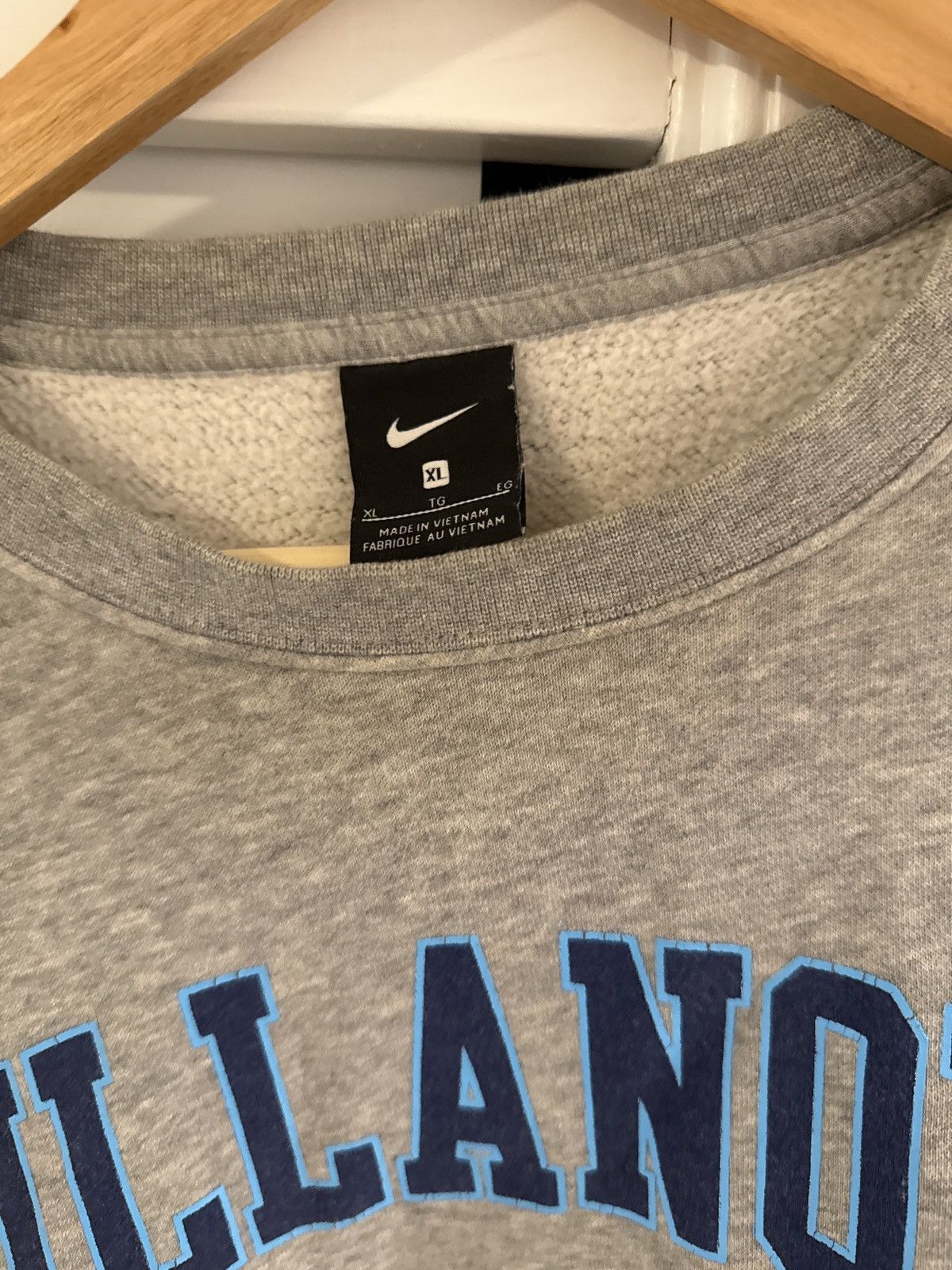 Nike Villanova crew neck Size US XL / EU 56 / 4 - 2 Thumbnail