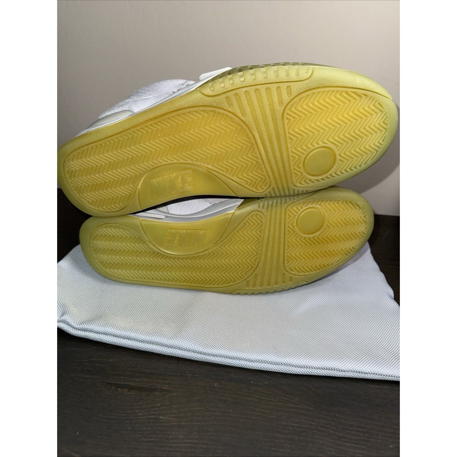 Nike Nike Air Yeezy 2 NRG Platinum Kanye West Men's 10 US NEW Size US 10 / EU 43 - 6 Thumbnail