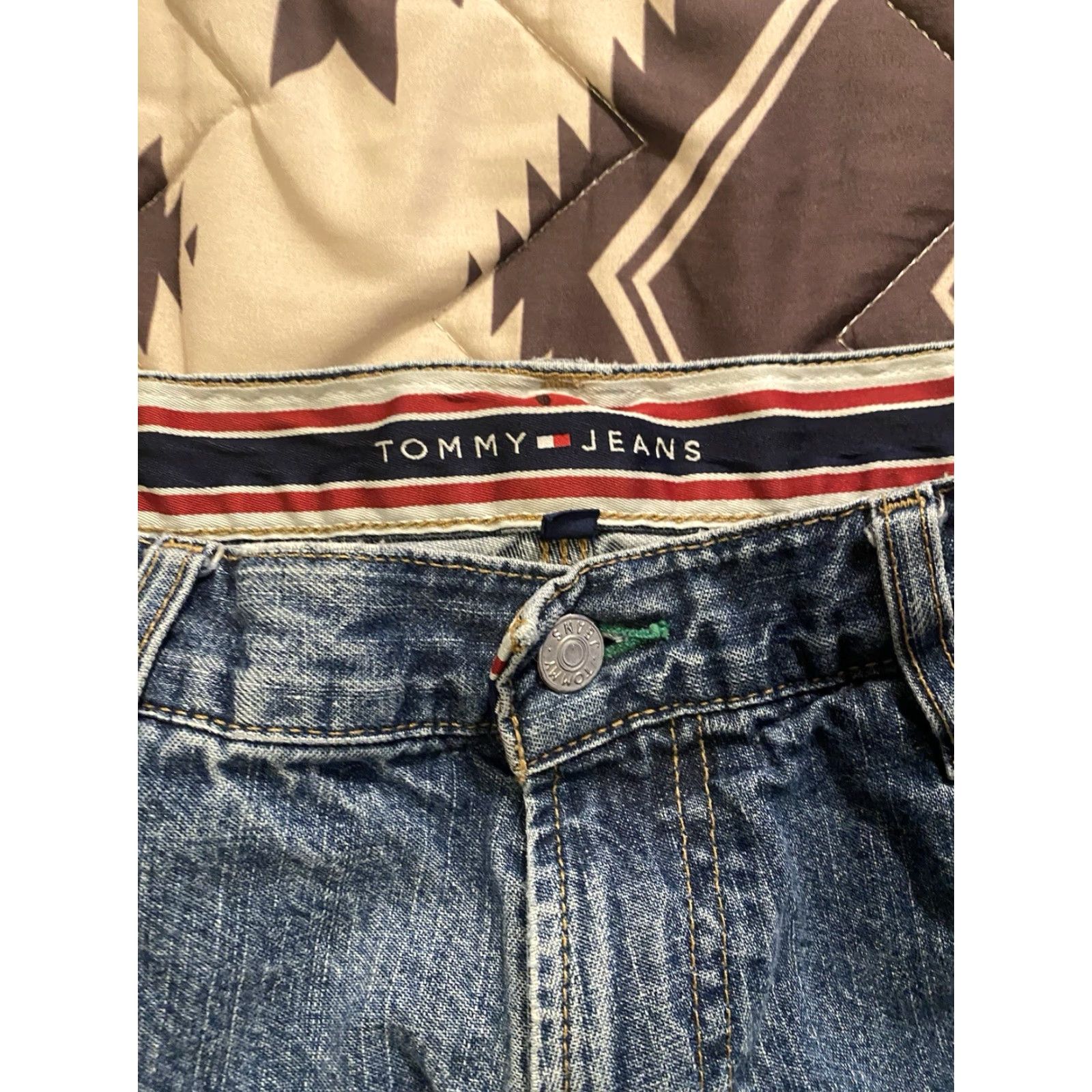 Tommy Hilfiger VINTAGE Tommy Jeans Baggy Carpenter Jeans 34x32 Medium Wash 90s Hip Hop Flag Mens Jeans Size US 34 / EU 50 - 5 Thumbnail