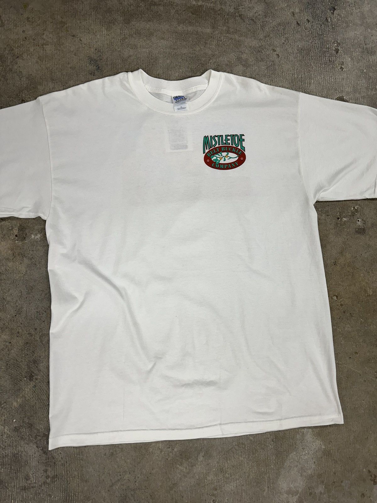 Gildan × Vintage Vintage 90s Mistletoe Belt Company Construction T-Shirt Size US XL / EU 56 / 4 - 3 Thumbnail
