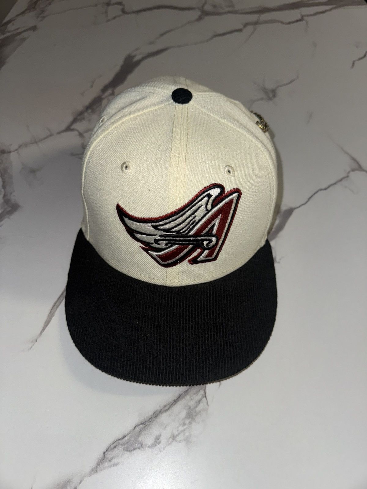 New Era Anaheim Angels 40th Season 2 Tone Corduroy Brim Size 7 3/8 Size ONE SIZE - 1 Thumbnail