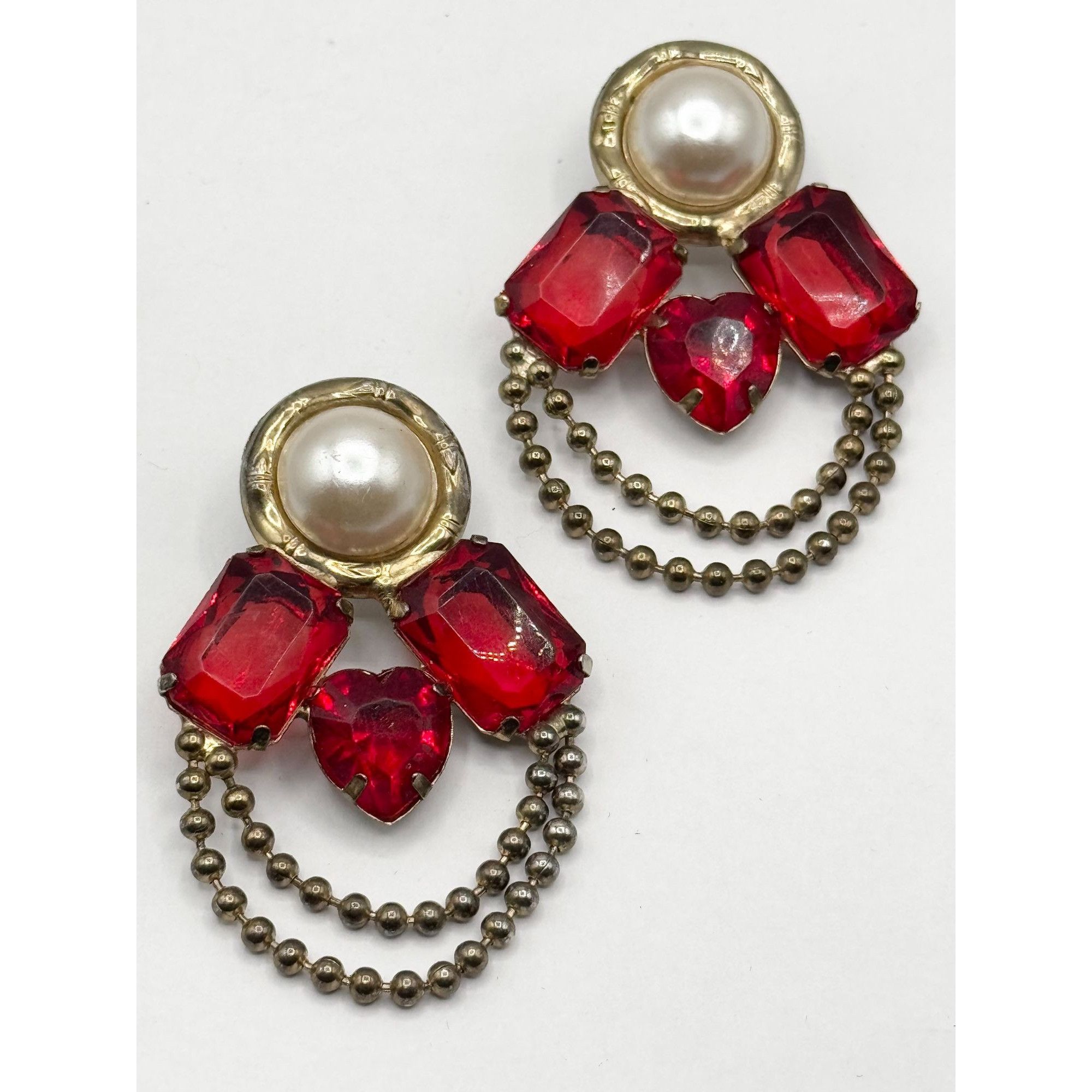 Vintage Vintage red rhinestone heart pearl chain statement earrings Size ONE SIZE - 2 Thumbnail