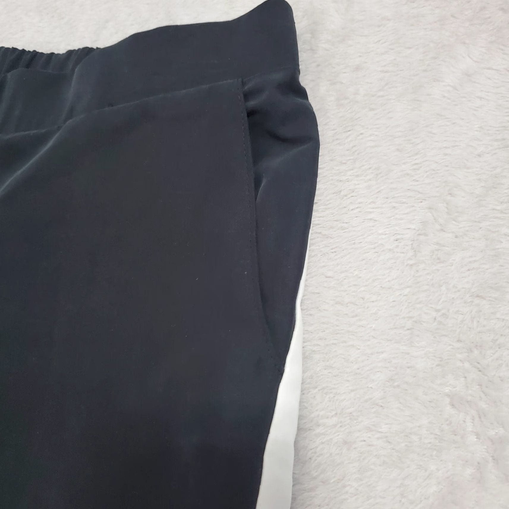Drew Drew Sweatpants Women S Black White Stripe Modal Rayon Tapered USA Pants Inseam 25.5 in 28 in Waist 28" Hand Pockets Faux Fly Athleisure Jogger Casual Size 28" / US 6 / IT 42 - 5 Thumbnail