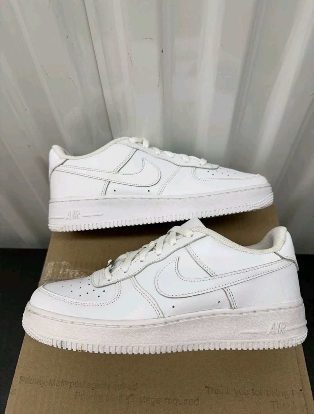 Nike Nike Air Force 1 Low LE GS Triple White DH2920111 Size 7Y Size US 7 / EU 40 - 3 Thumbnail
