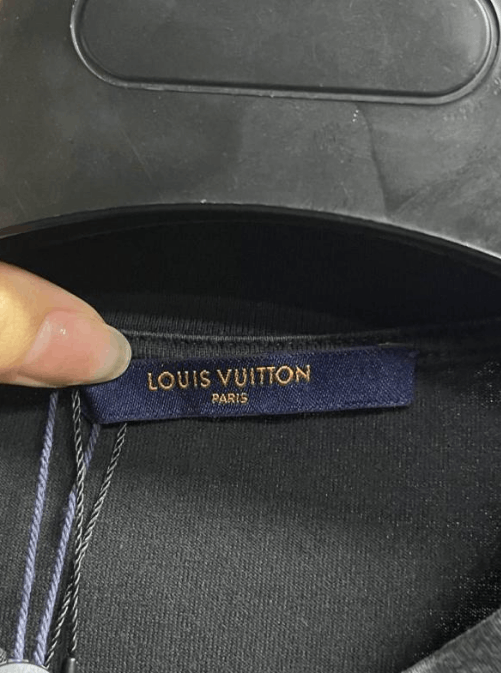 Louis Vuitton Louis Vuitton crew neck short sleeve Size US S / EU 44-46 / 1 - 3 Thumbnail