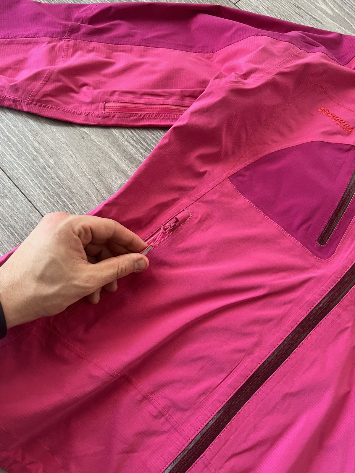 Bergans of Norway ‼️Bergans Of Norway Cecilie Jacket ARC Type Waterproof Jacket Size L / US 10 / IT 46 - 9 Thumbnail