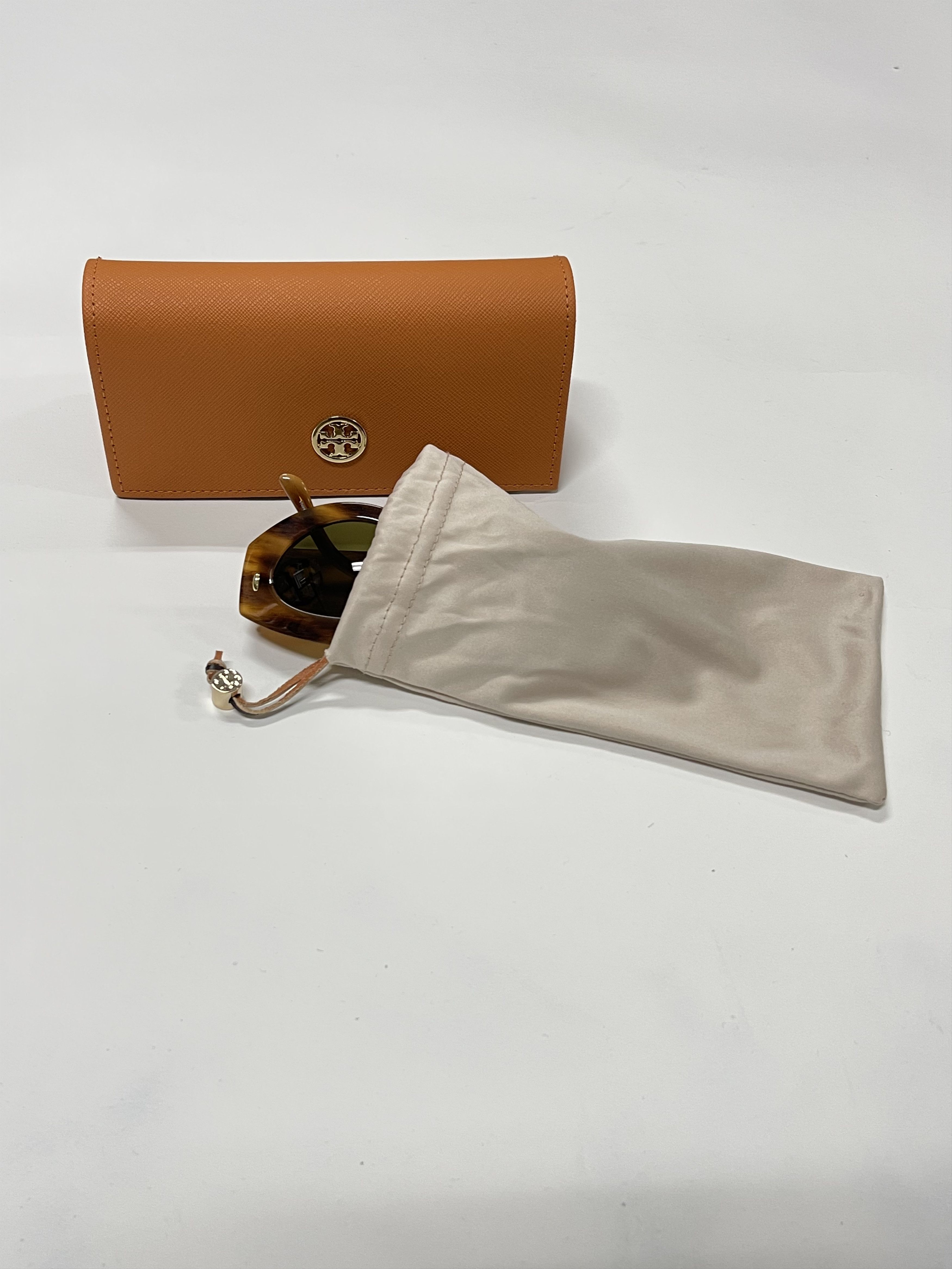 tory burch cat-eye tinted sunglasses