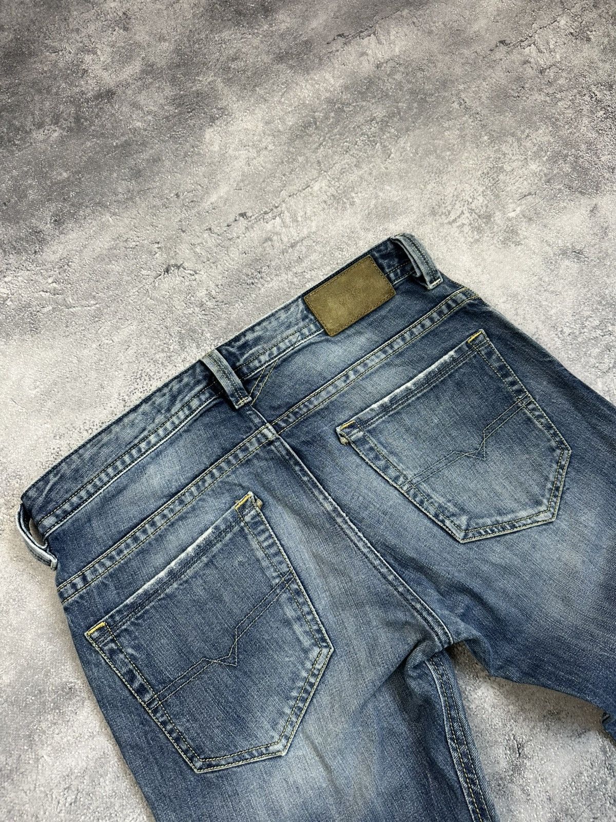 Diesel Diesel Industry Vintage Distressed Denim Faded Jeans 30 Size US 30 / EU 46 - 17 Thumbnail
