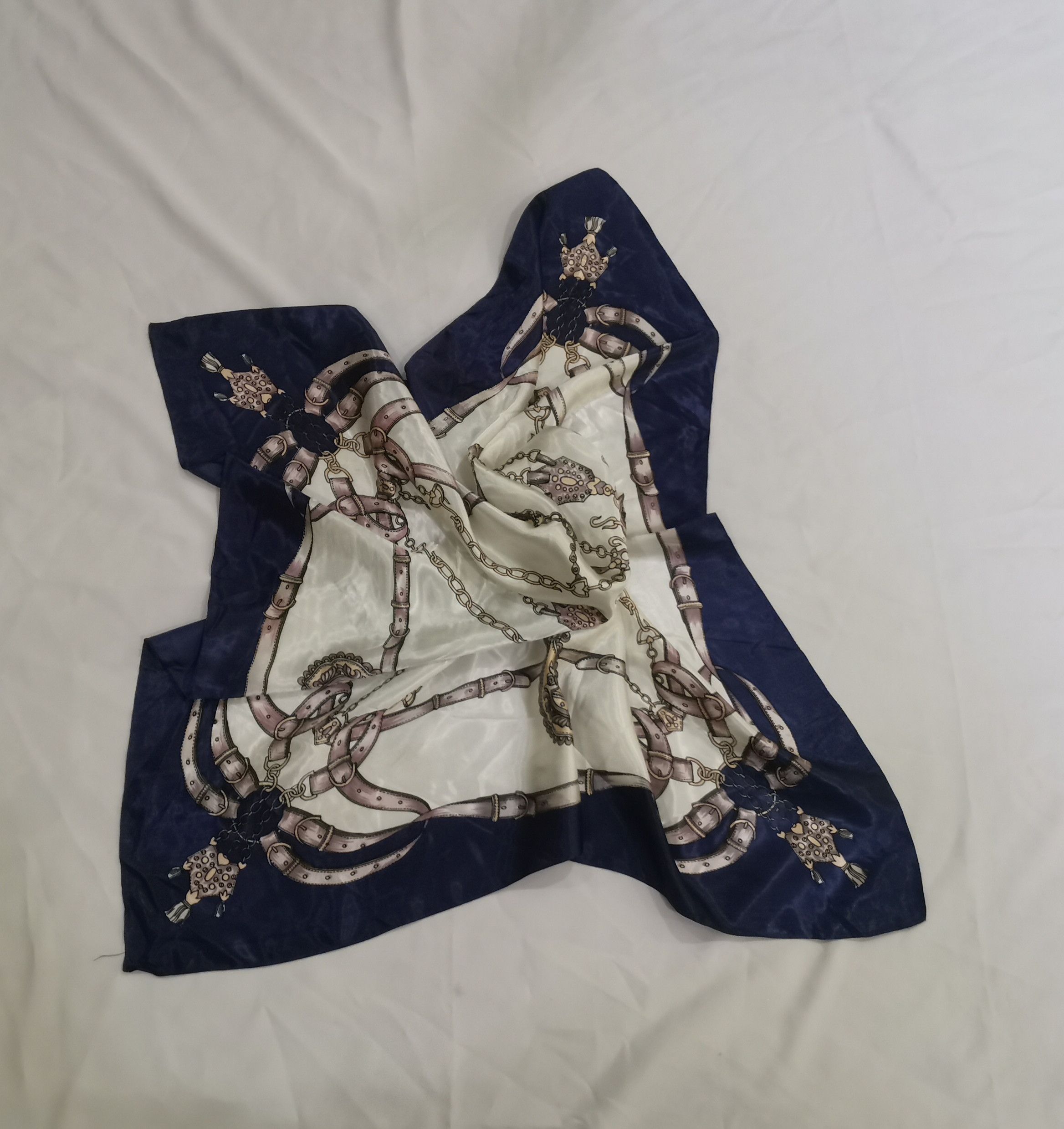 Vintage Rare vintage luxury scarves nice design Size ONE SIZE - 3 Thumbnail